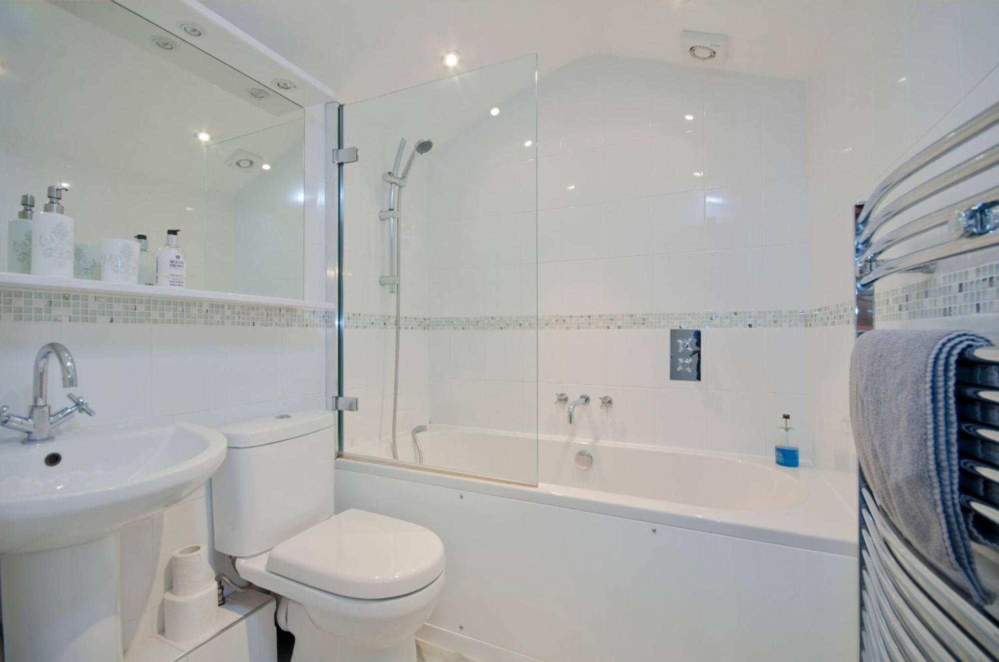 ברייטון Seaview Regency Apartment With Private Parking מראה חיצוני תמונה